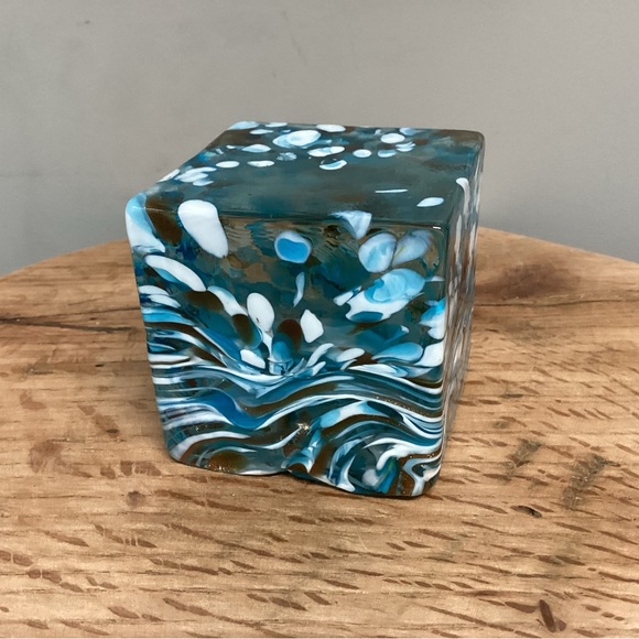 🔵 HQT Hand Blown Glass Art Cube Paperweight - Hand Made Home Design - Ocean Blue - Picture 4 of 11